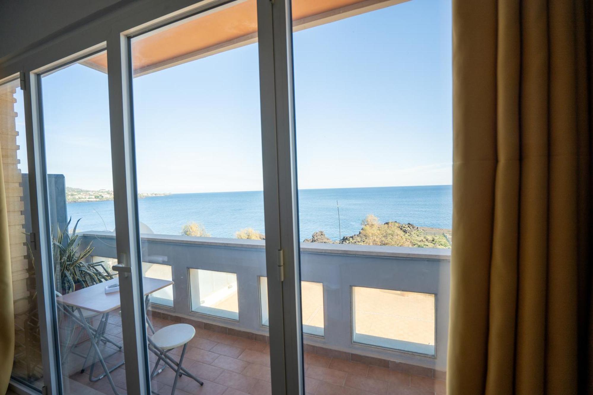 Perla Marina Sea View Apartment Catânia Exterior foto